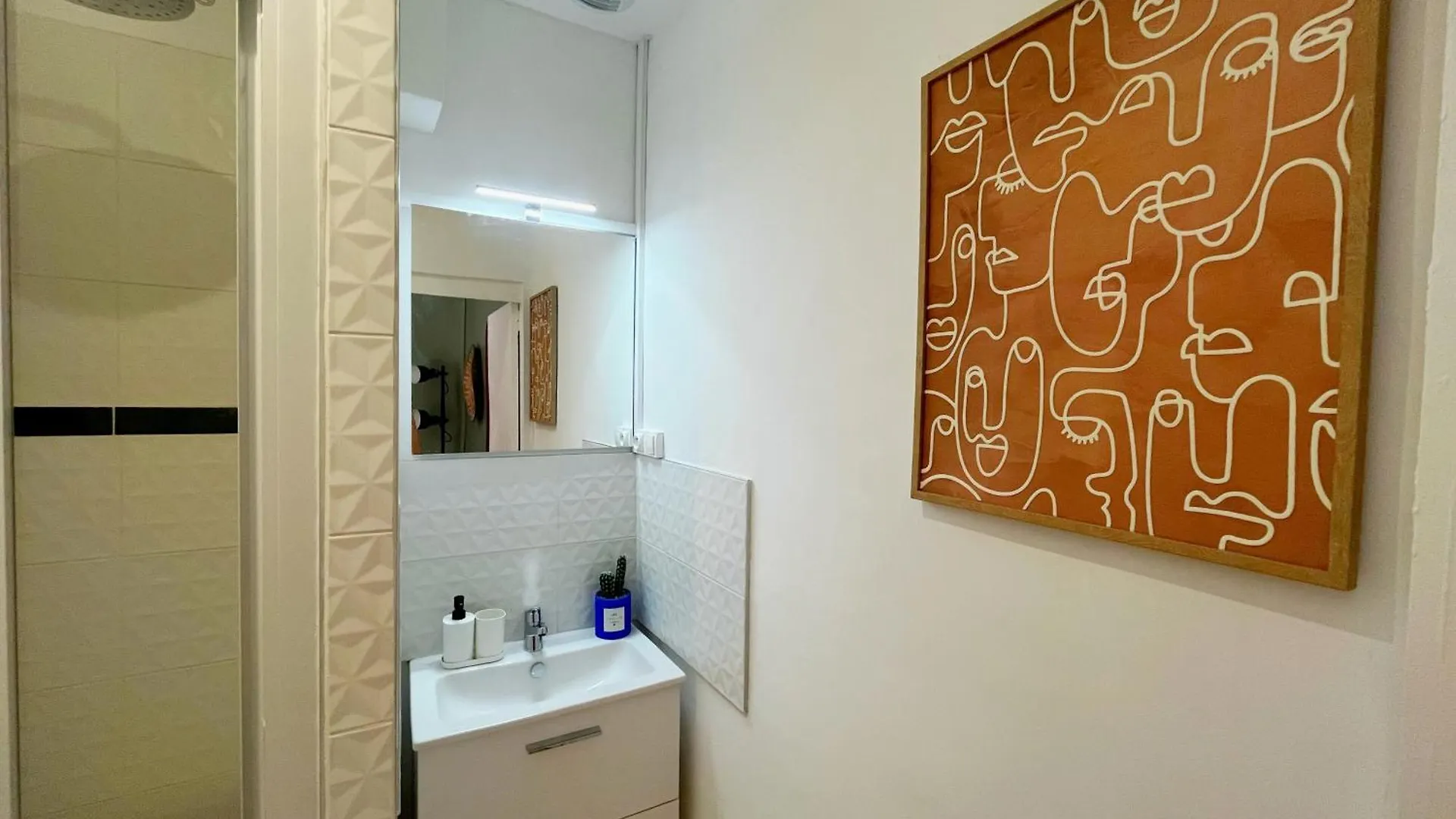 Apartment Suite Gabrielle Wifi Check In H24 Villeurbanne France