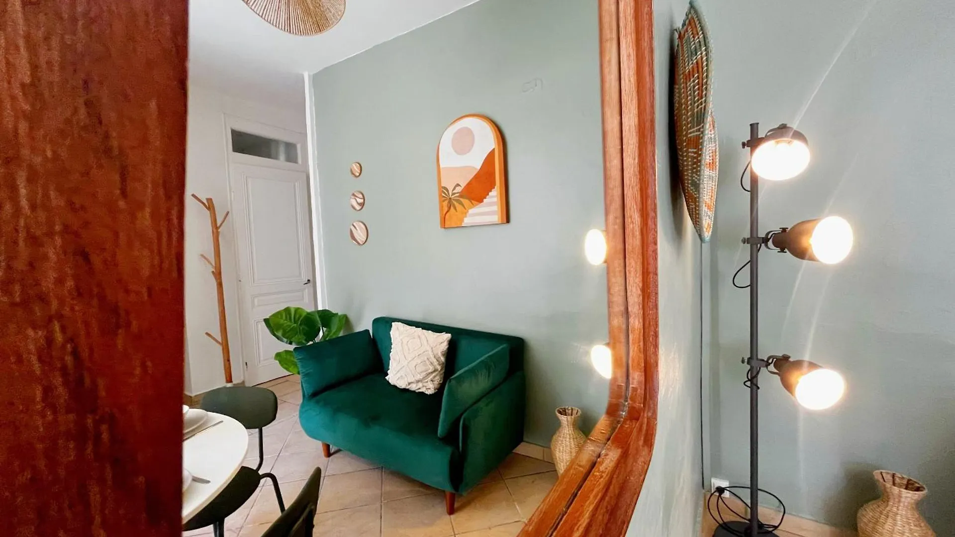 Suite Gabrielle Wifi Check In H24 Villeurbanne France