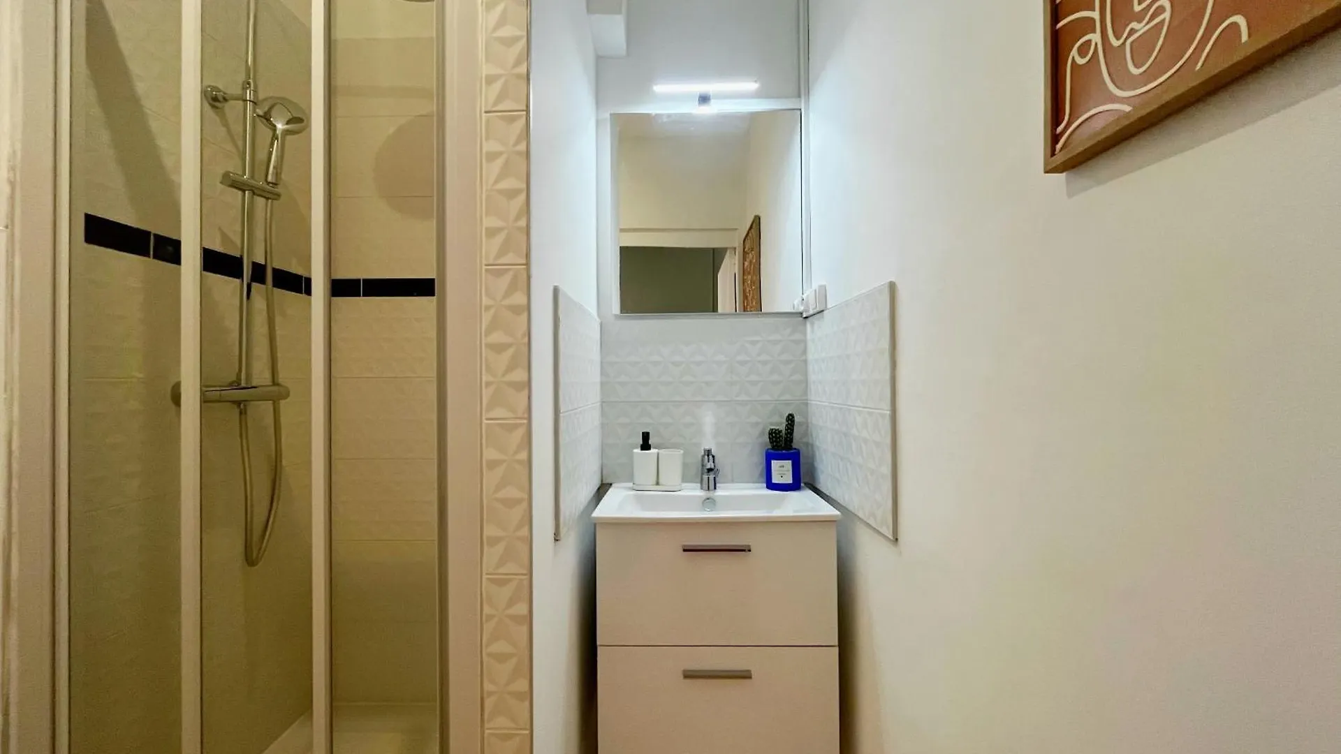 Apartment Suite Gabrielle Wifi Check In H24 Villeurbanne France